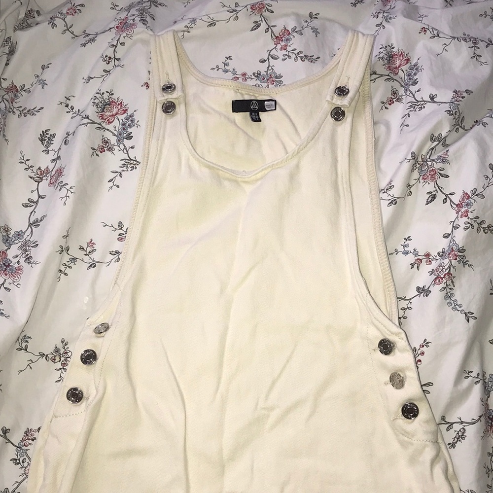 Moving sale: Missguided overall pinafore dress